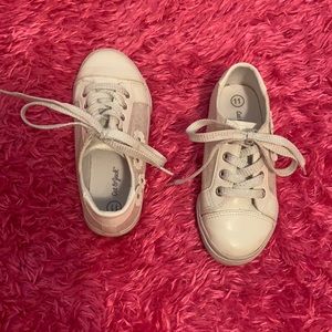 Girl sneakers